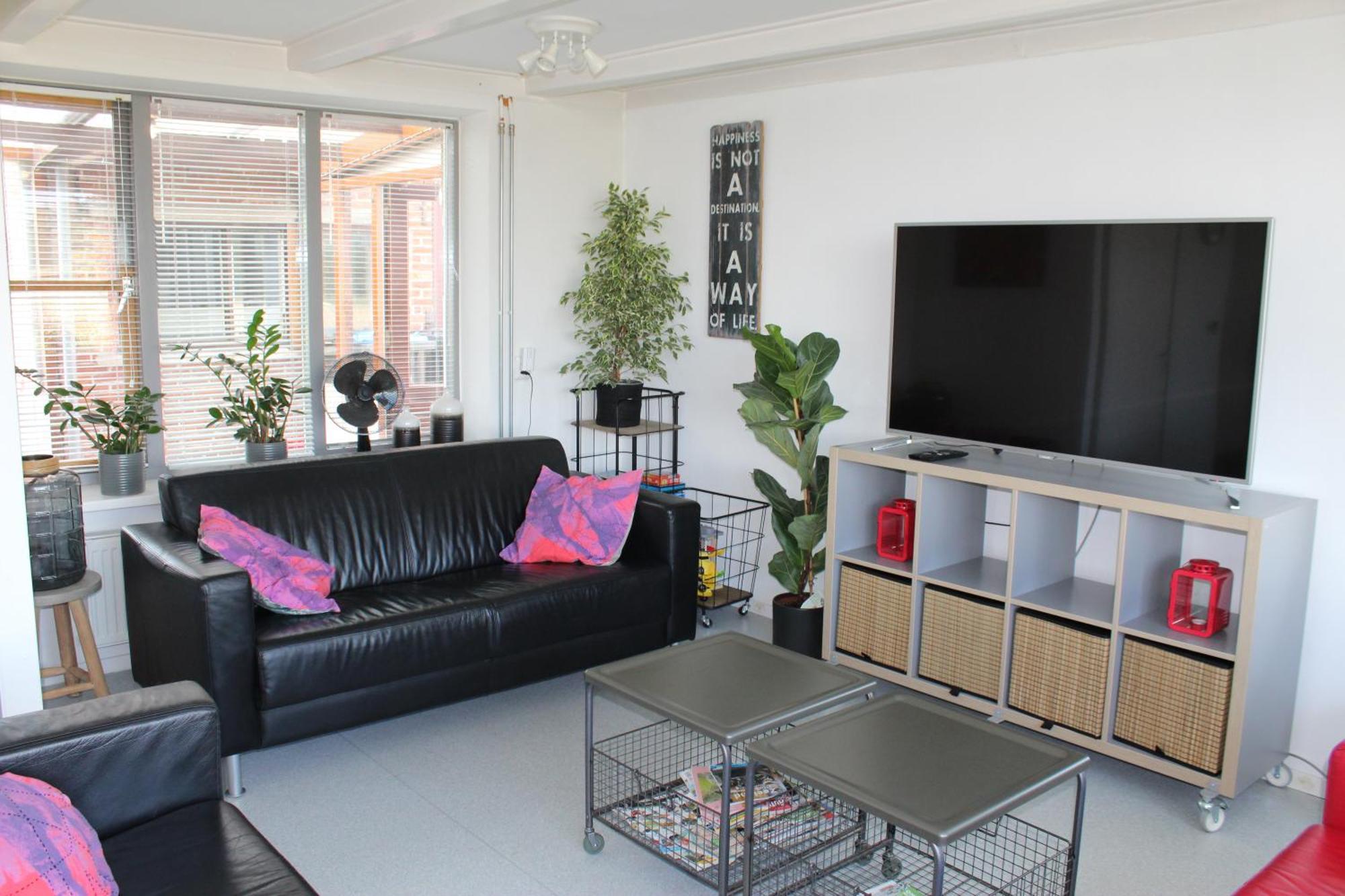 Vila Vrijstaande Ruime Familiewoning Landelijk Gelegen Lewedorp Exteriér fotografie